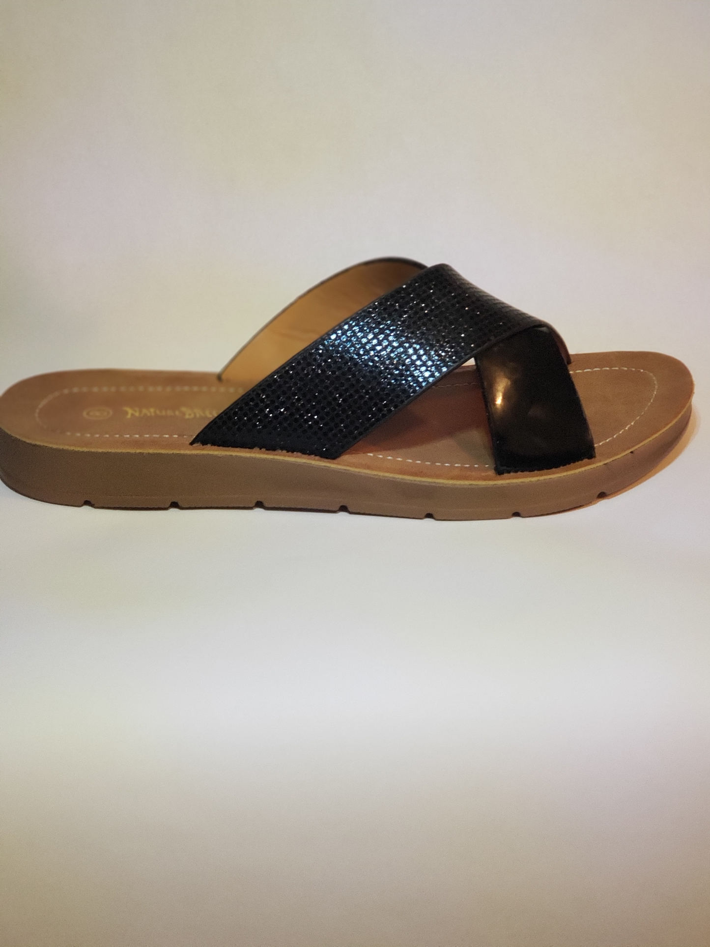 Nature Breeze Black slip on slides